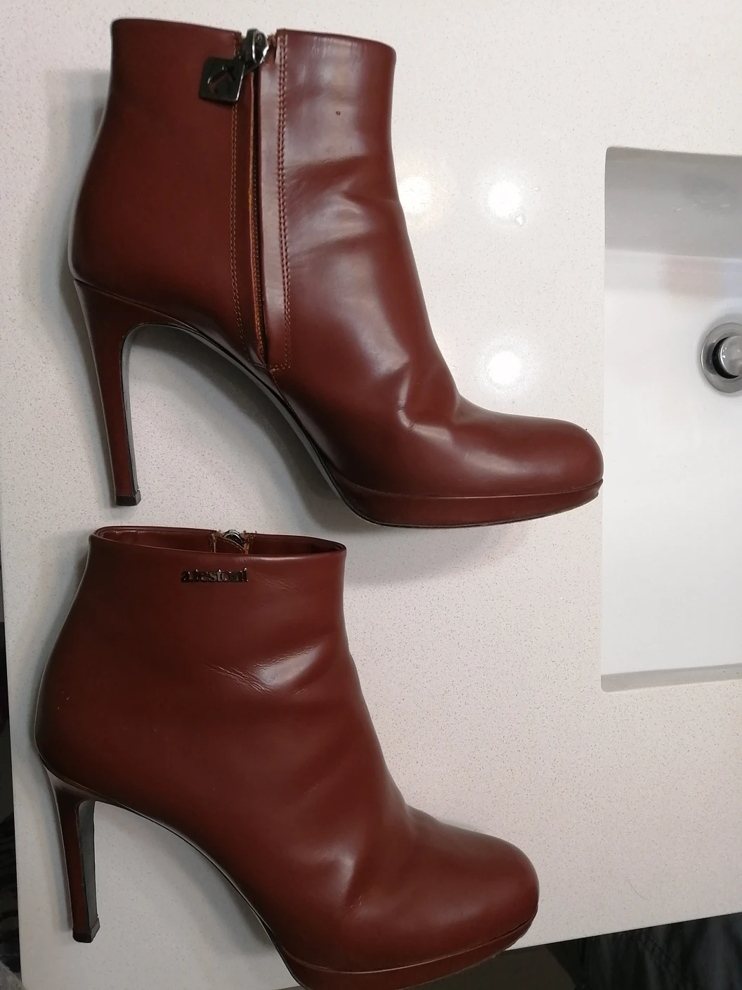 Authentic Italian A Testoni ankle boots - photo 4
