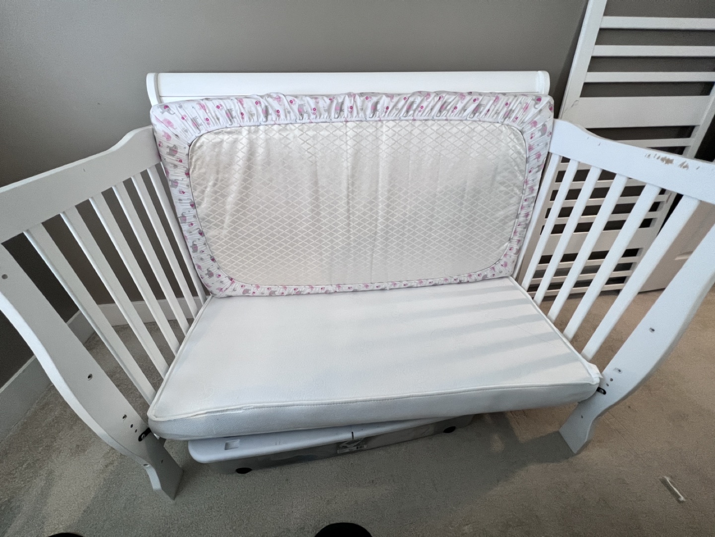 Baby crib w/ 2 mattress image indicator(3)