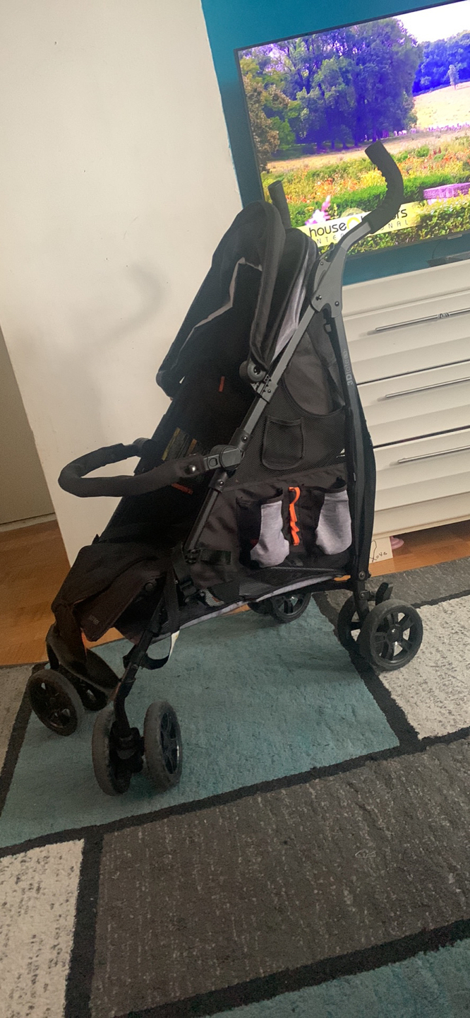 Large, spacious, summer stroller thumbnail