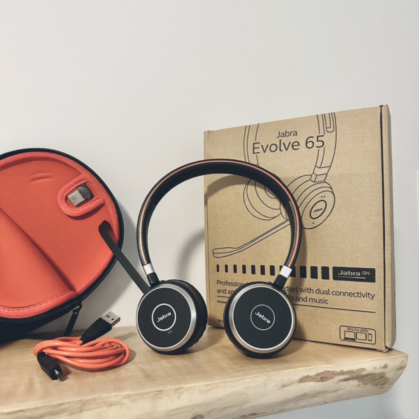 Jabra Evolve 65 UC Wireless Headset Headphones - Brand New thumbnail