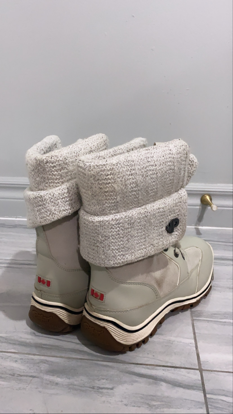 Pajar Women’s Heritage Winter boots size 9