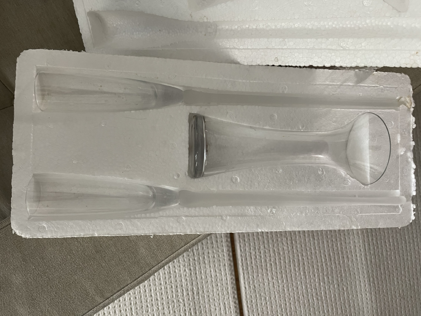 Sandals Resorts Wedding Moons Collection Blooming Love Flutes image indicator(2)