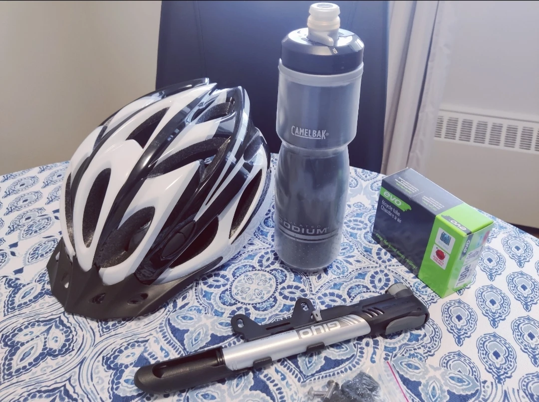 Bike Helmet, Water bottle, pump and tube image indicator(2)