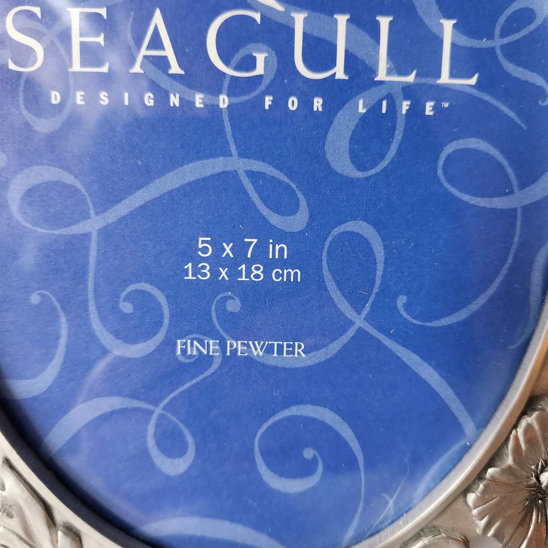 STUNNING SEAGULL PEWTER OVAL FRAME image indicator(5)