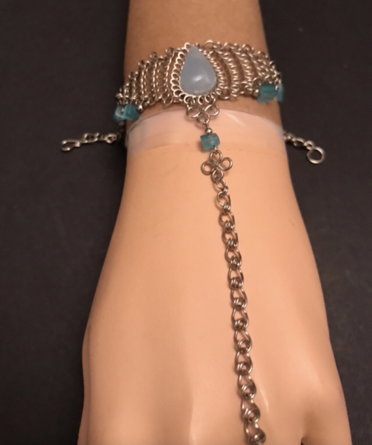 🏀 Light Blue Genuine Stone Hand Bracelet image indicator(4)