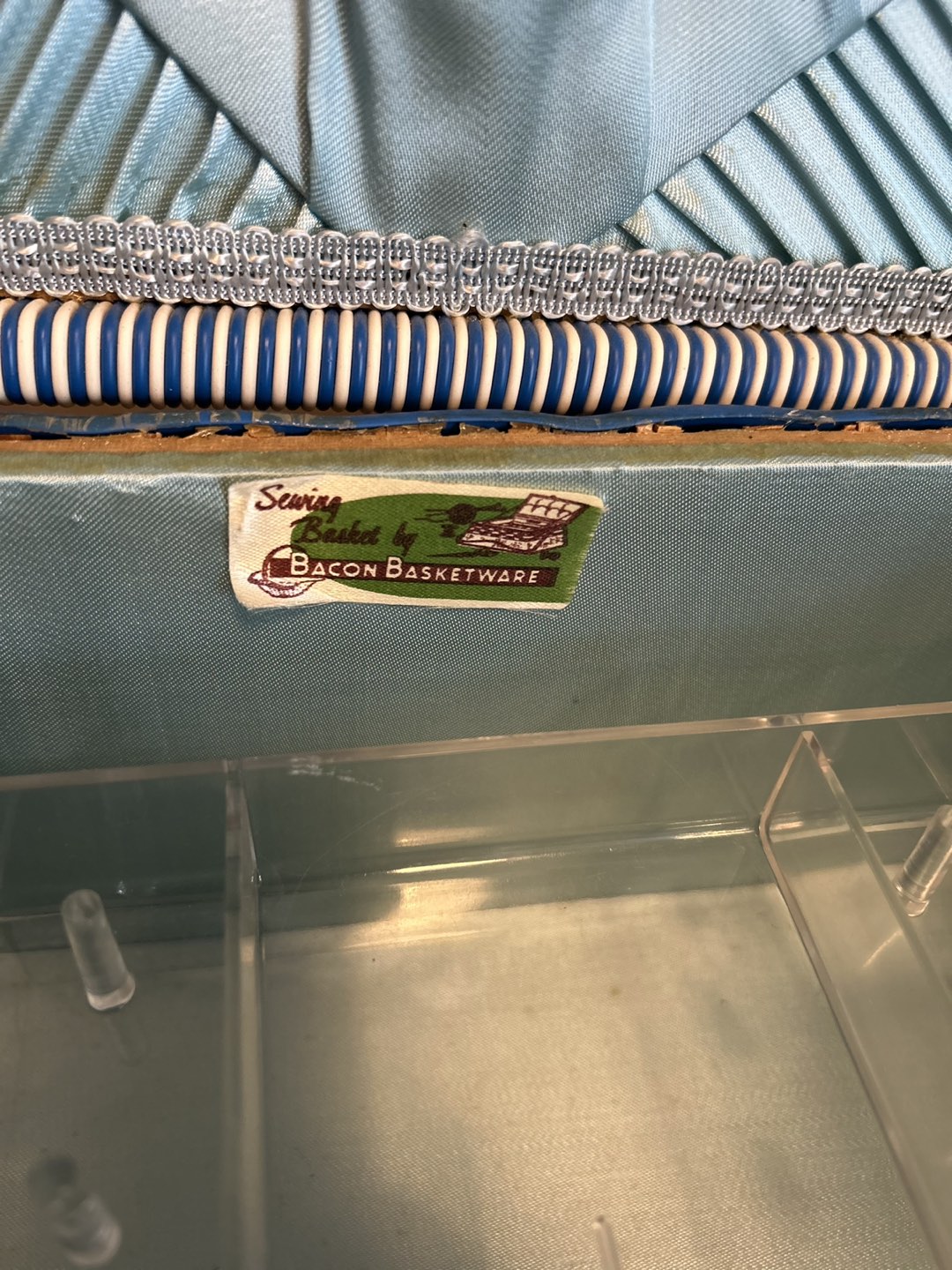 Vintage sewing basket - photo 3