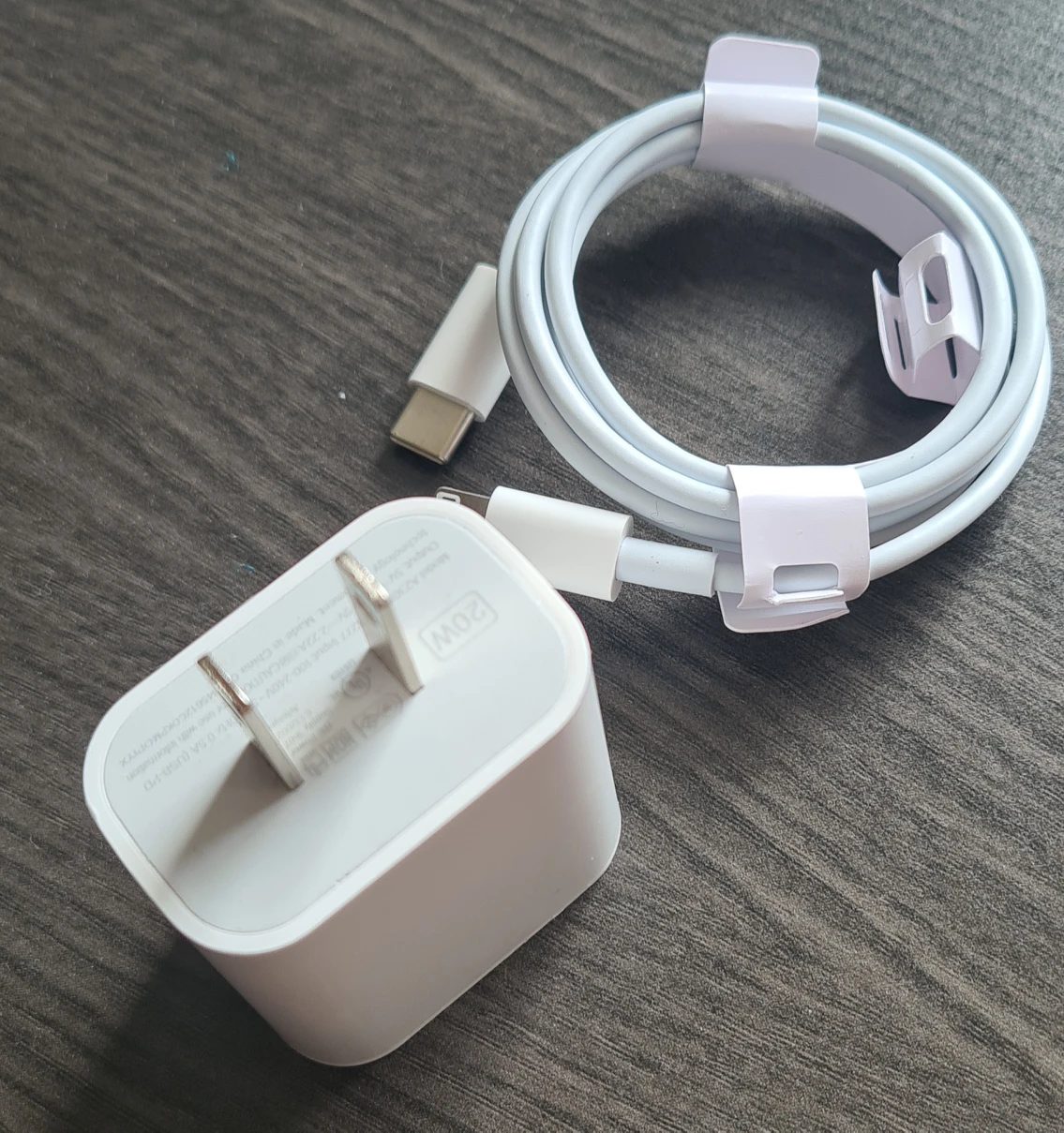 Apple iphone 20w Fast Charger image indicator(3)