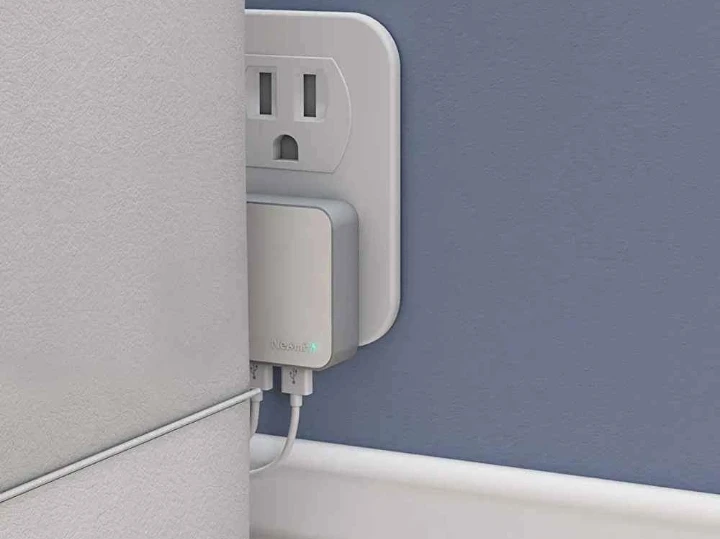 Flat USB Wall Charger (Fast Charging)