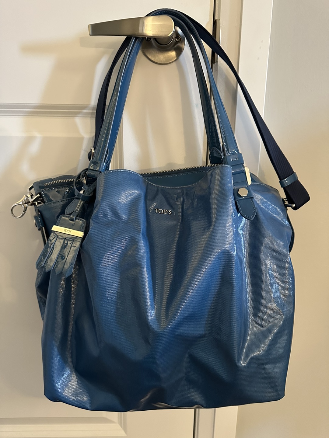 Authentic TODS leather handbag / shoulder tote / crossbody bag image indicator(7)