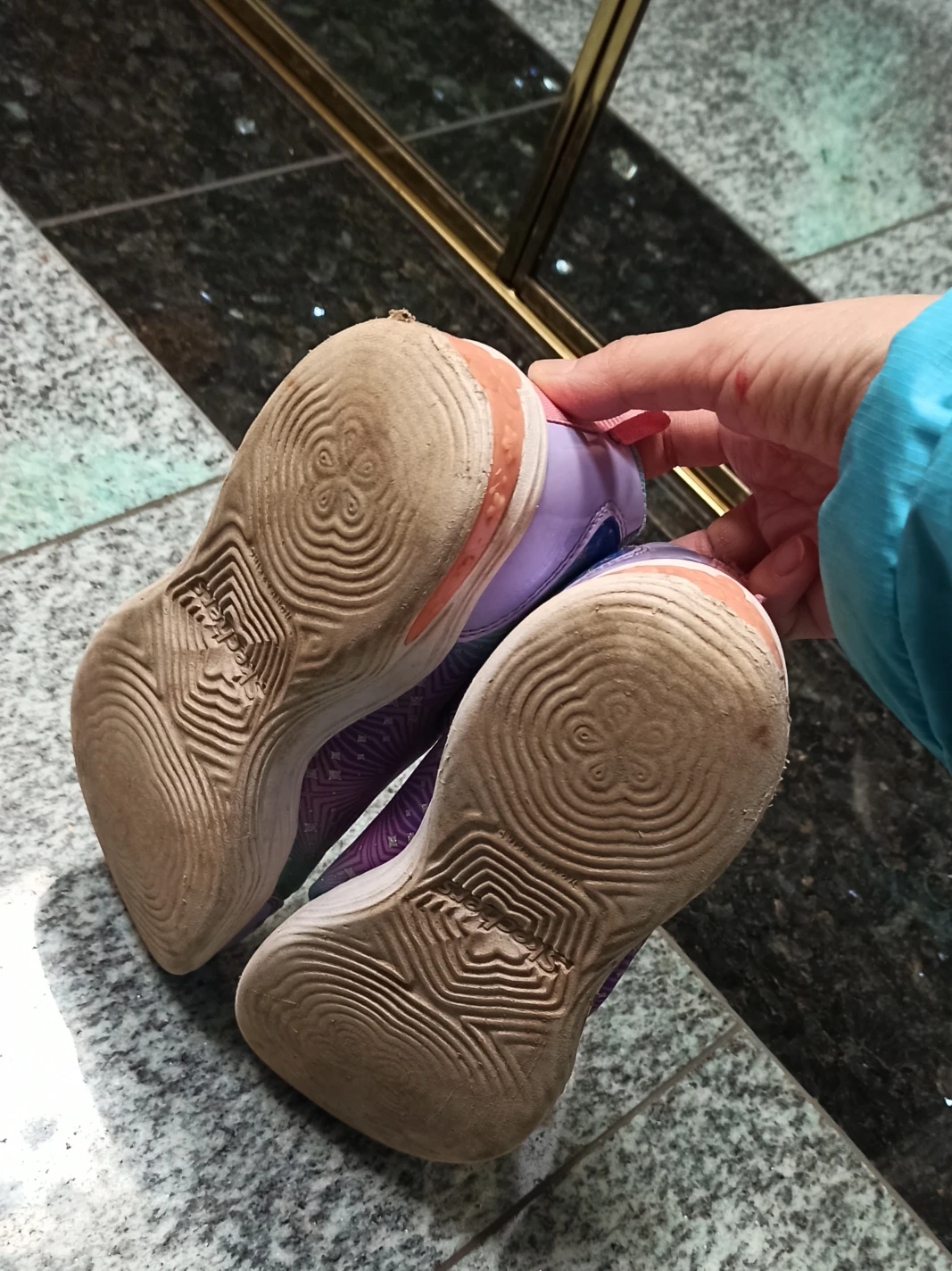 size 3 girls Sketchers #freecycle - photo 2