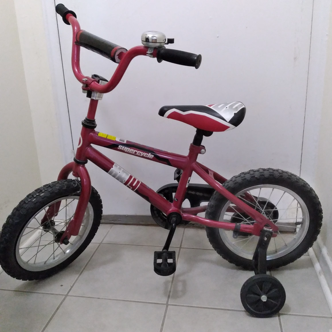 Supercycle Kids Bike 14-in, Training Wheels