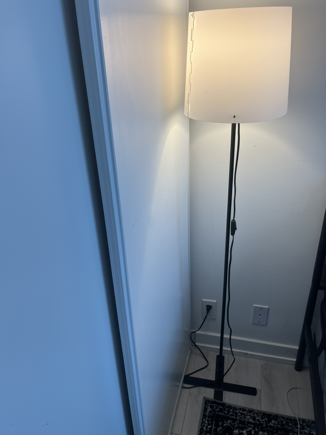 Floor lamp