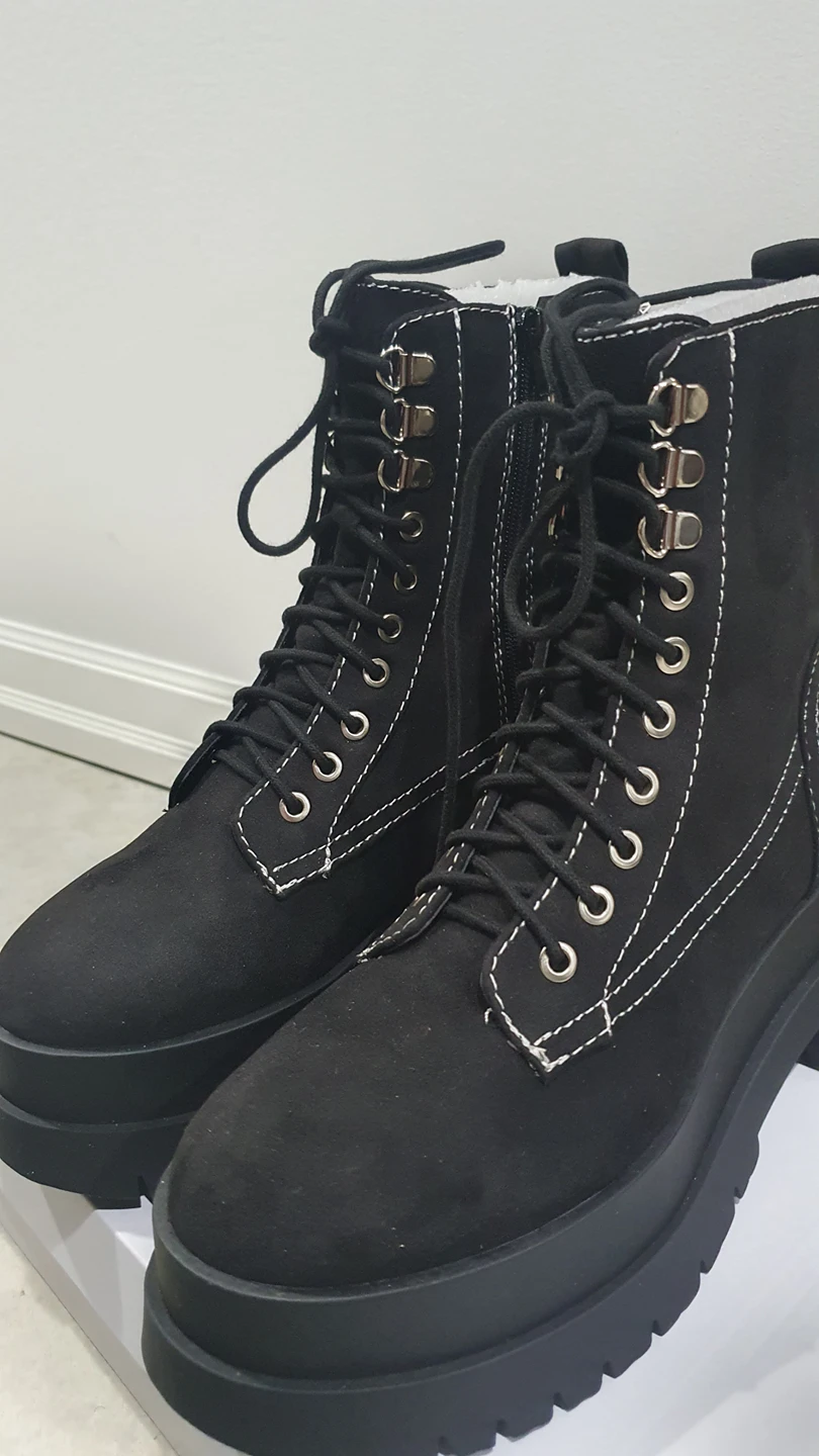 Combat boots thumbnail