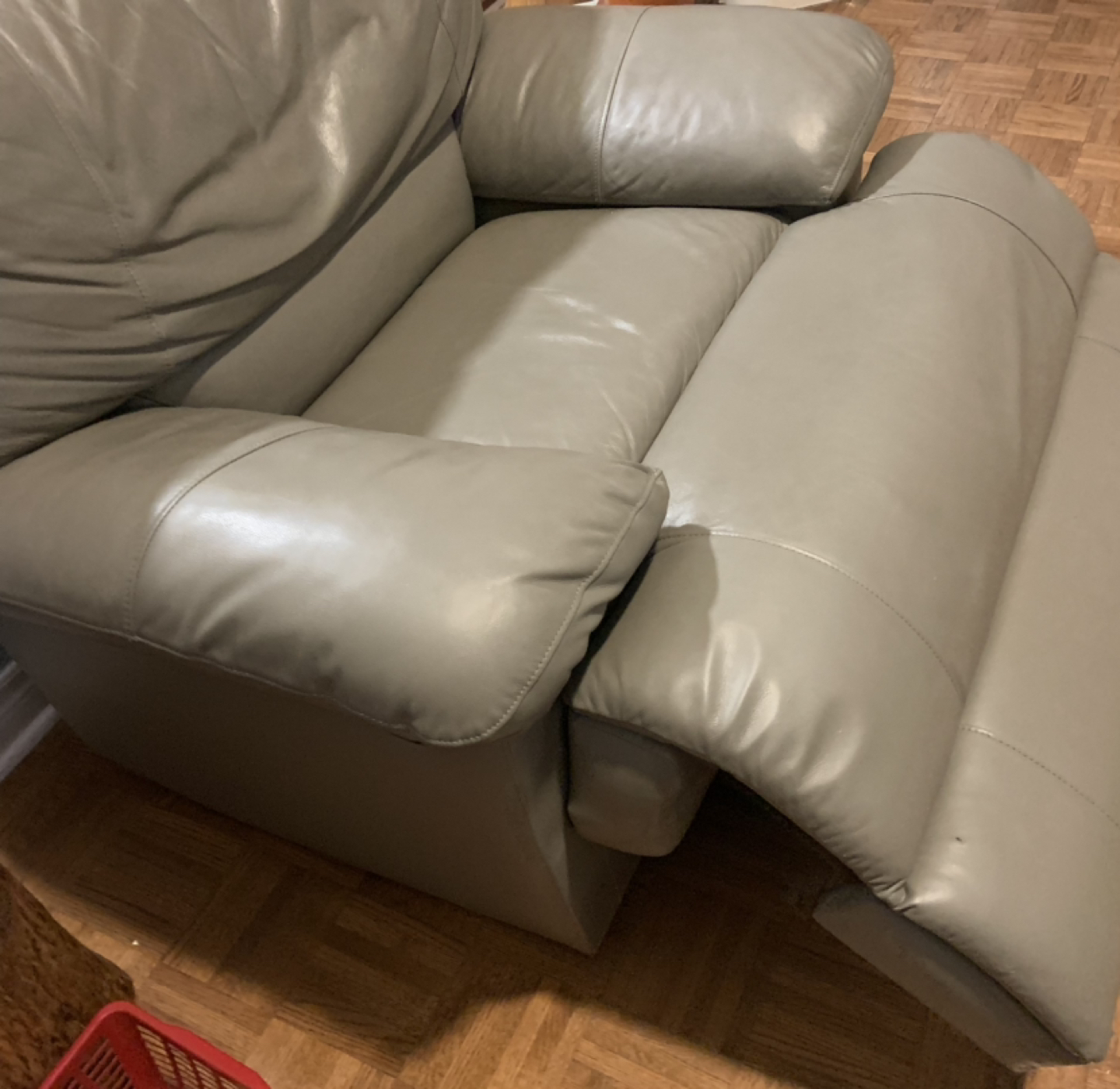 Super Comfortable Recliner ! thumbnail