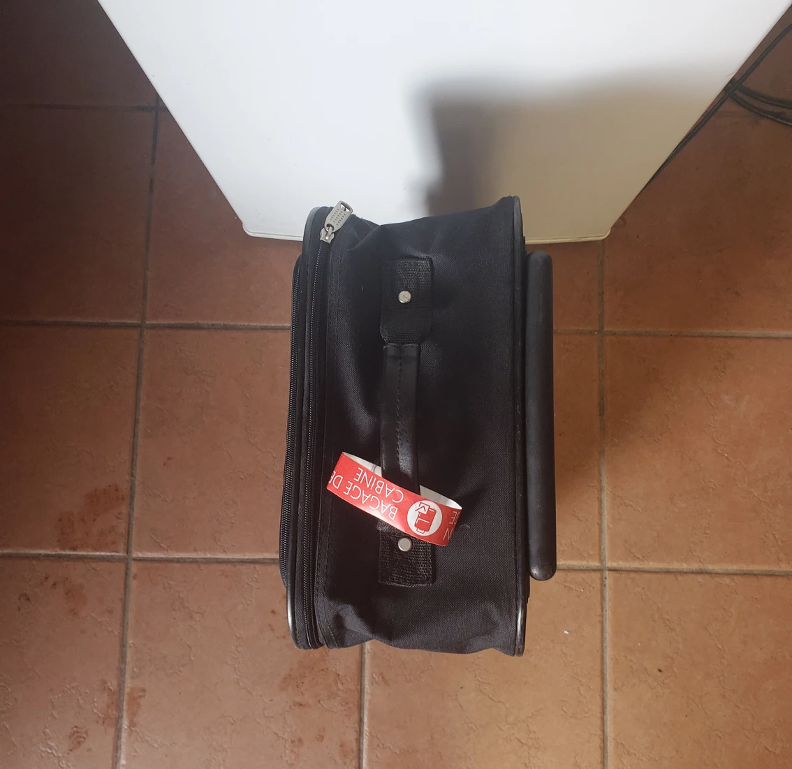 Luggage - photo 4