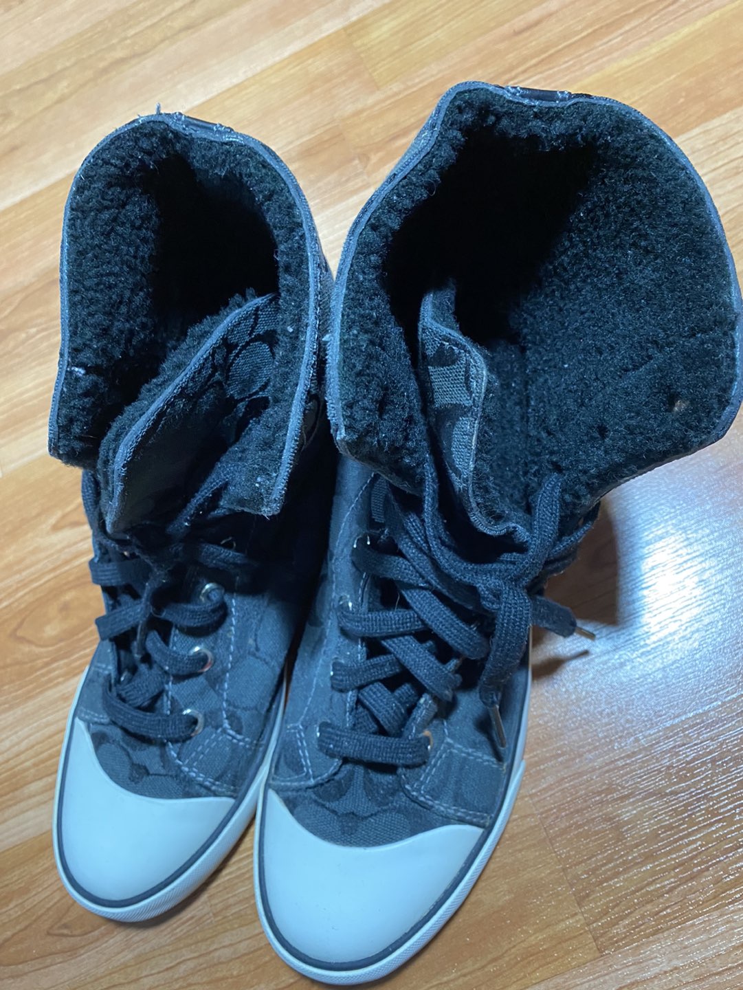 Coach High Tops Sneakers Shoes Size 9 image indicator(5)