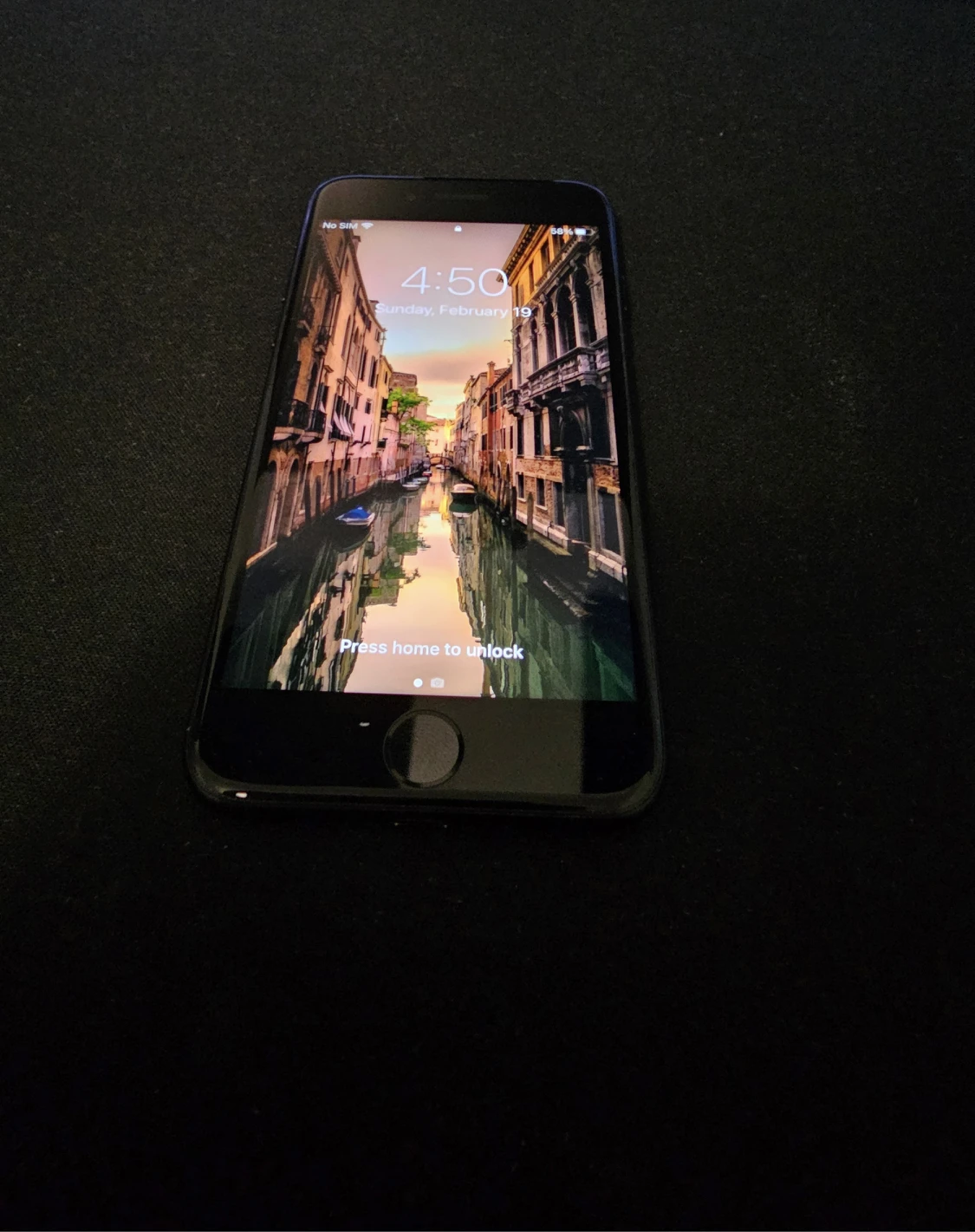 Iphone 7 with case | GREAT condition - photo 3