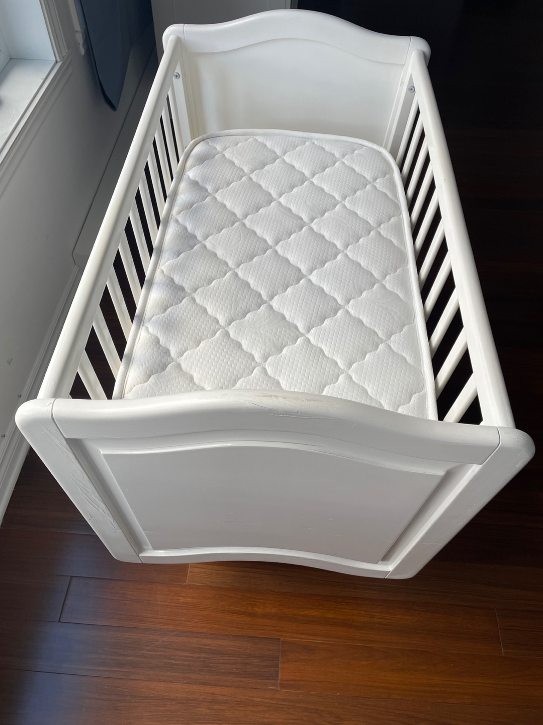 Rocking Crib and Mattress