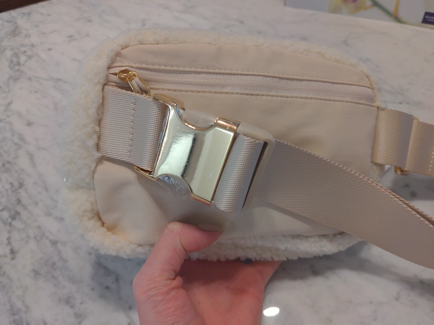 Everywhere Belt Bag Ivory Sherpa Fleece dupe - photo 2