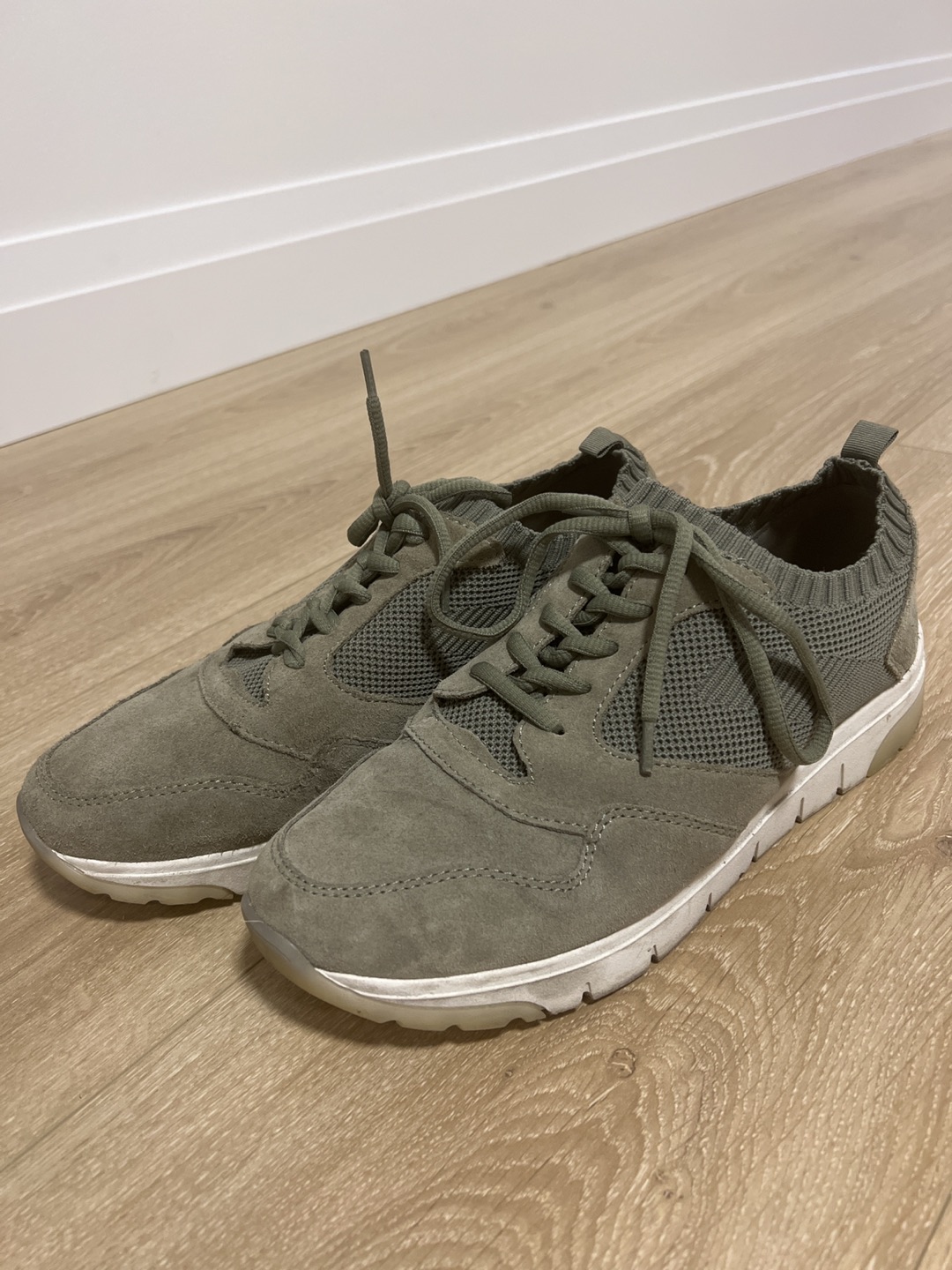 Natural suede sneakers - size 10 (EU 41) image indicator(3)