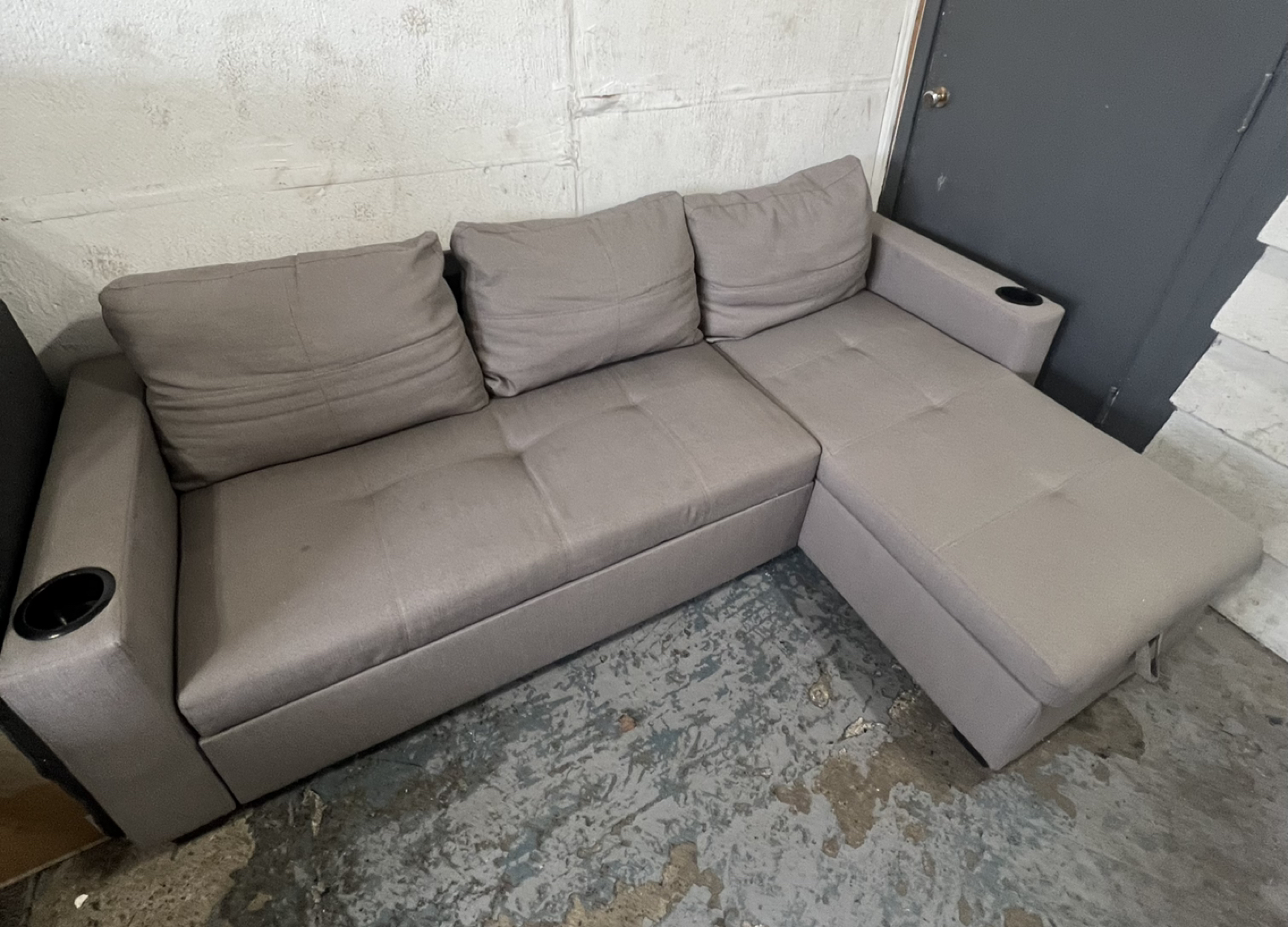 Free Delivery! Sectional Sofa Bed Couch W/ Pullout Bed & Storage - photo 3