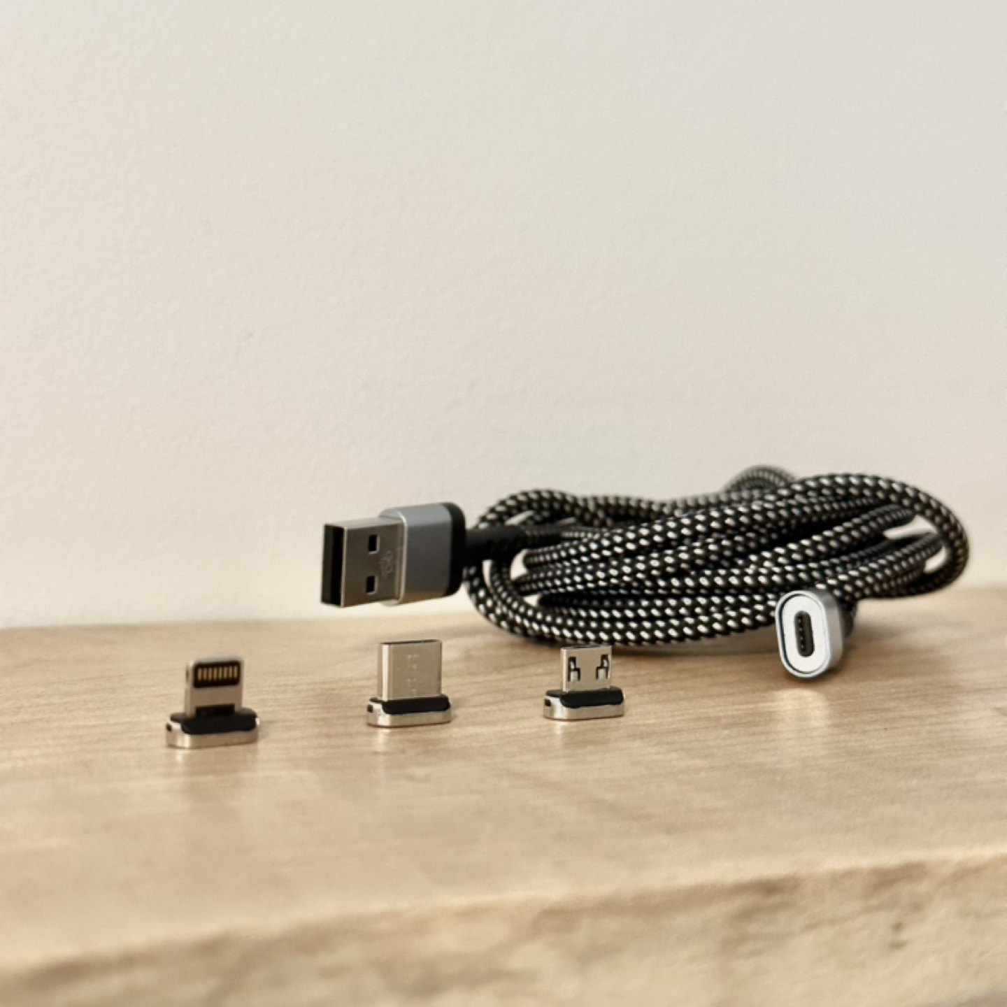 Magnetic Braided Cable - USB C, Lightning, Micro USB - 2 meter 🏀 - photo 2