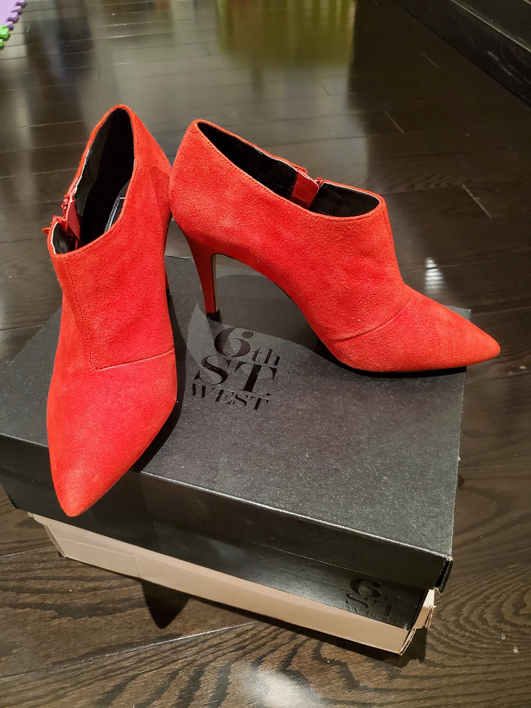 6th St. West heels
