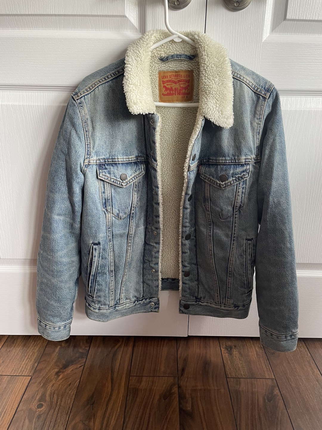 Levi’s Sherpa Jean Jacket NWOT thumbnail