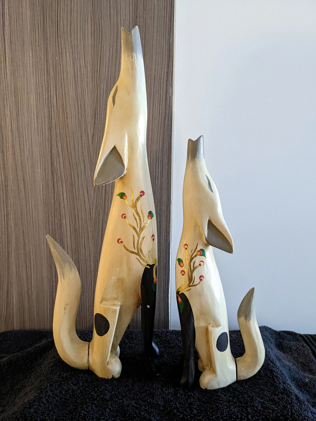 Handcrafted Howling Coyotes - photo 4
