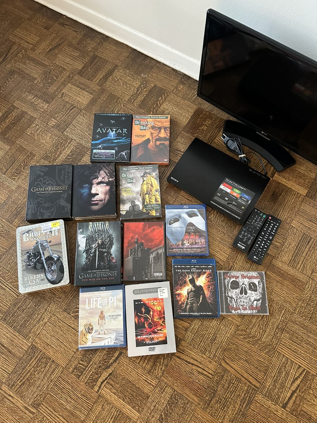 Sony BDP-S190 Bluray Player With Complimentary Movies thumbnail