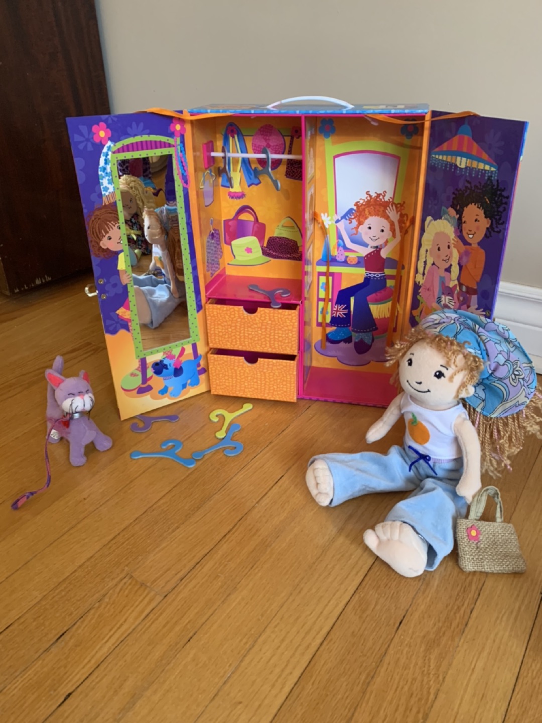 GROOVY GIRL FUN! thumbnail
