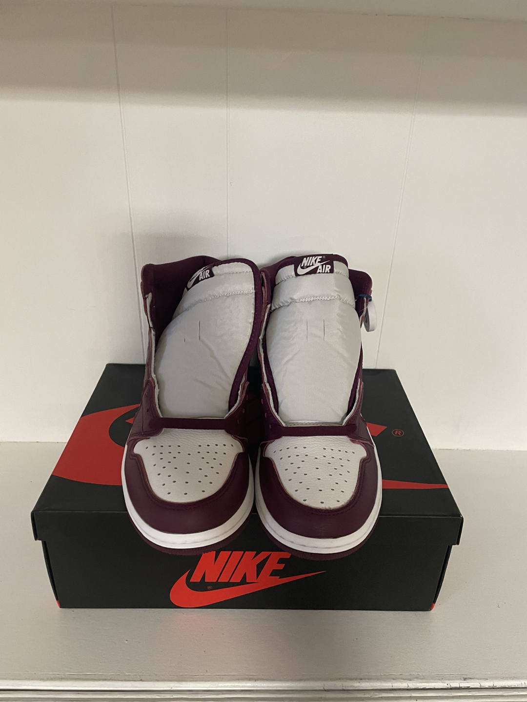 Jordan 1 High OG Bordeaux Size 10.5 New - photo 3