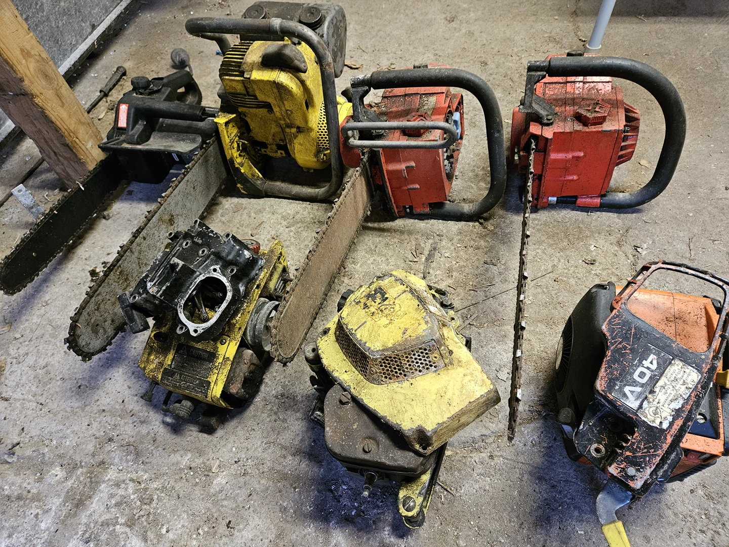 Older Chainsaws & Parts - Take All image indicator(3)