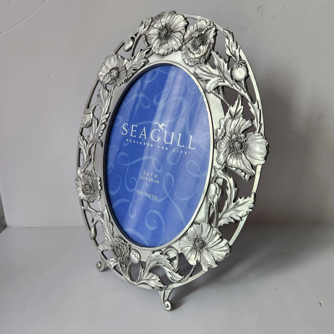 STUNNING SEAGULL PEWTER OVAL FRAME image indicator(4)