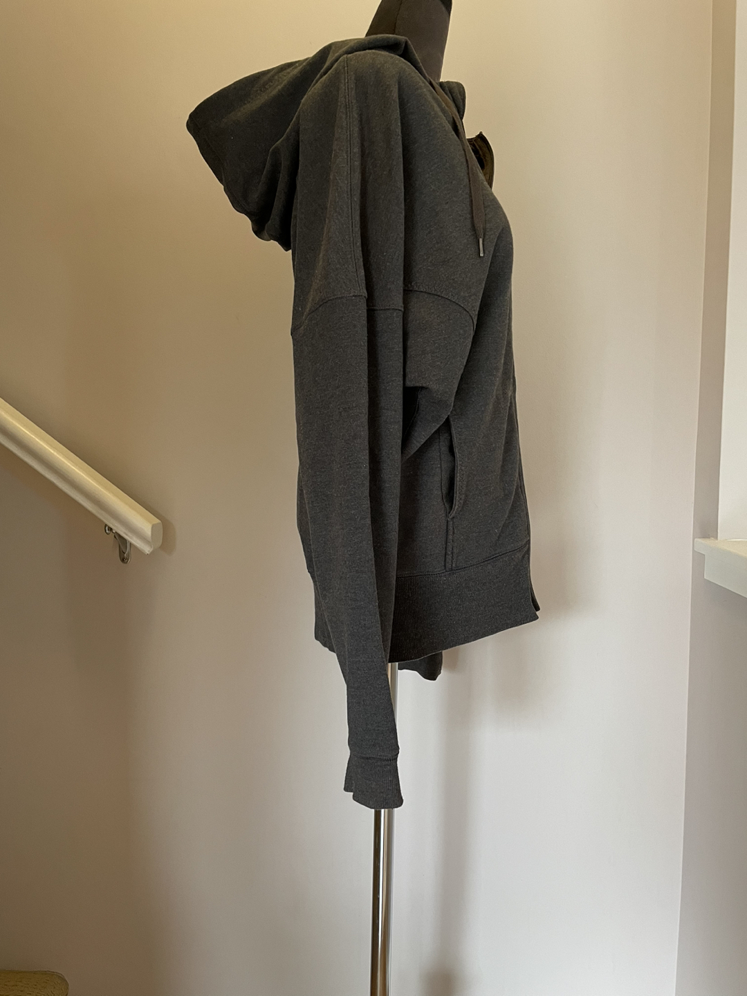 Grey zip-up hoodie - photo 4