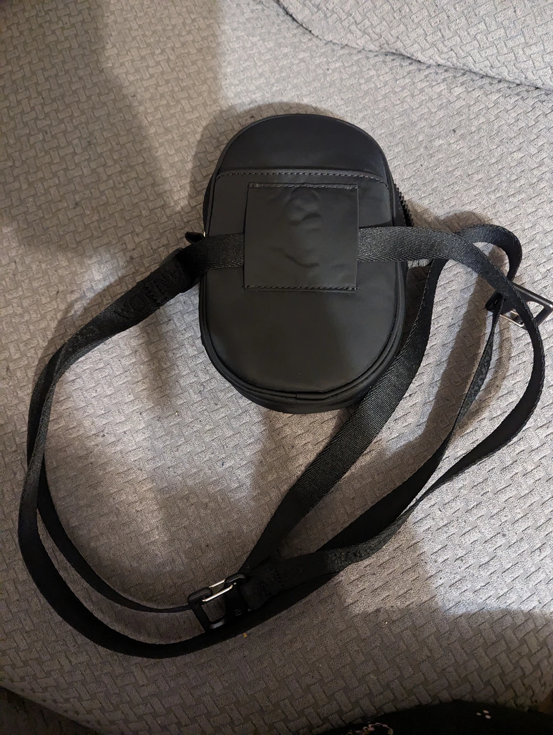 Lululemon Cross Body Bag - photo 2