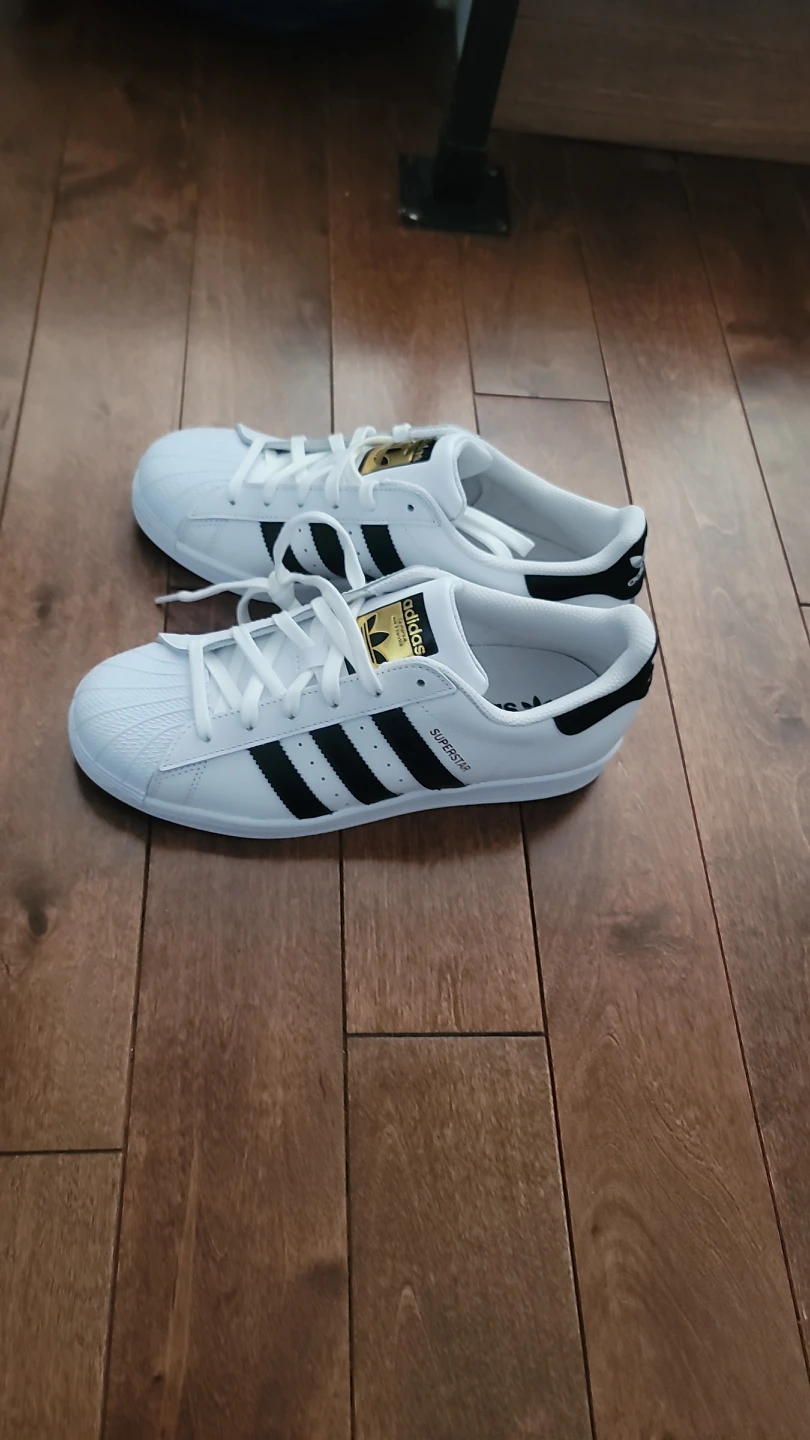 Brandnew women's Addidas Superstars - photo 4