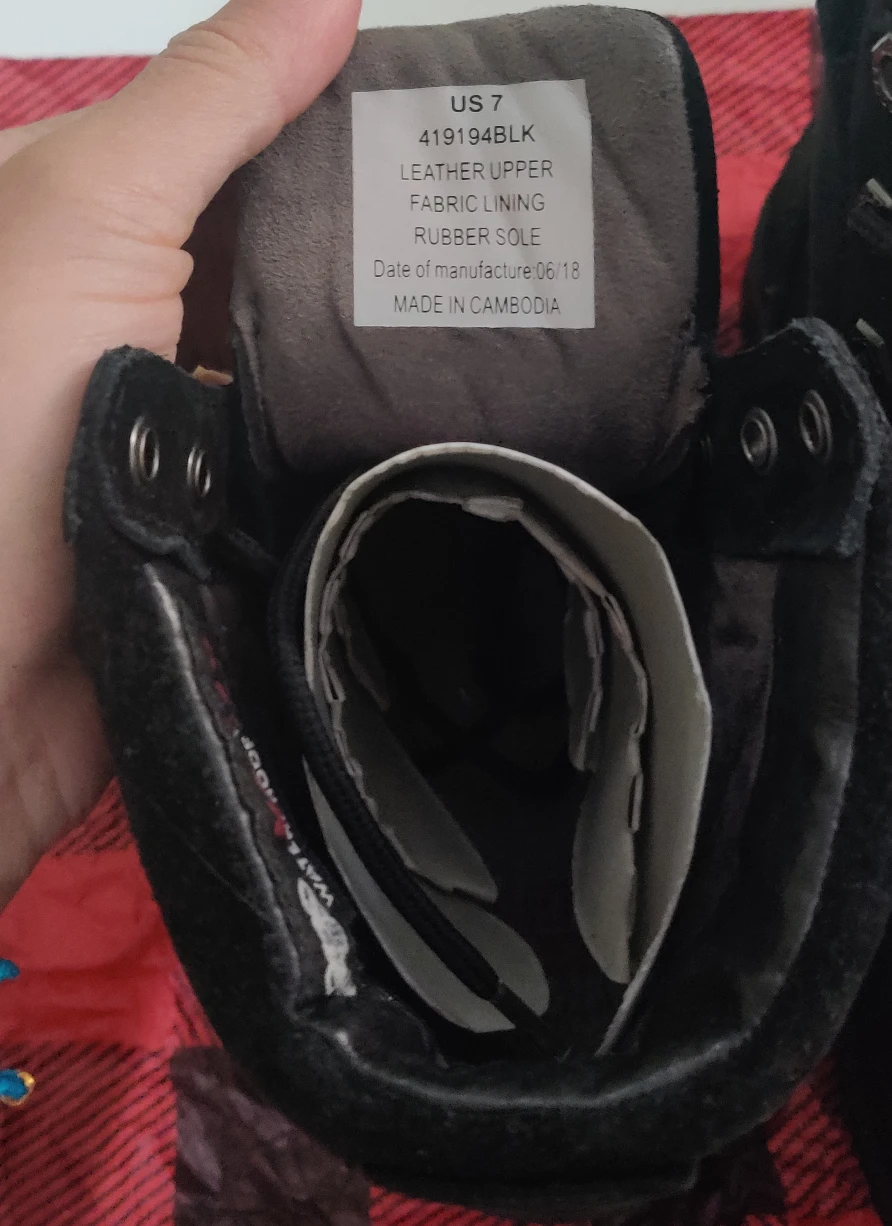 Black Kodiak boots (pls see description!) #freecycle 🏀 image indicator(3)