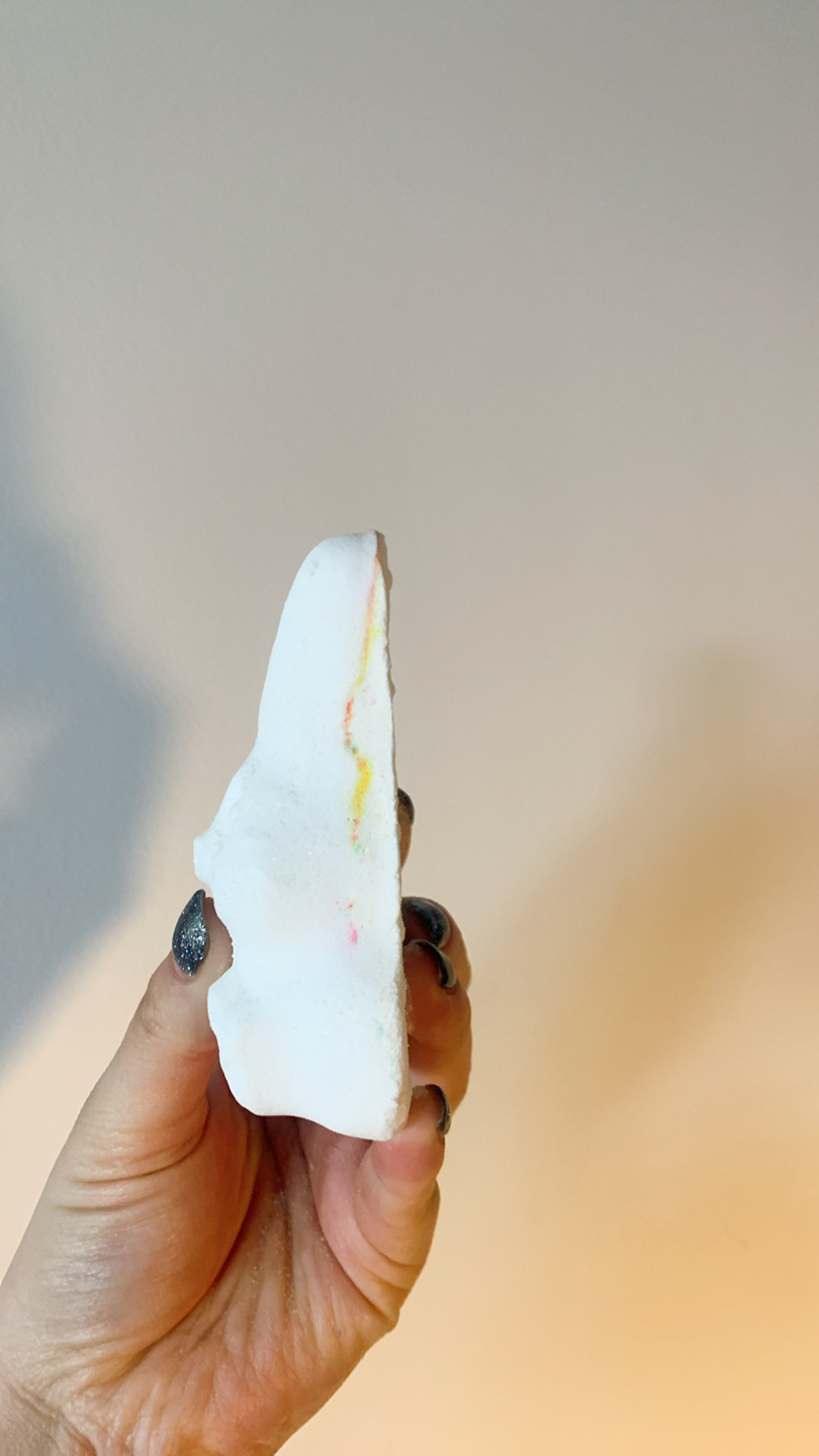 💸 Lush - Follow the White Rabbit bath bomb - photo 3