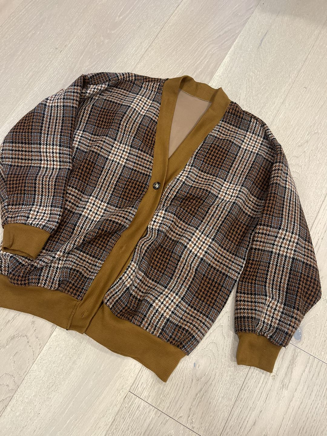 🏀 women cardigan! Moving sale thumbnail