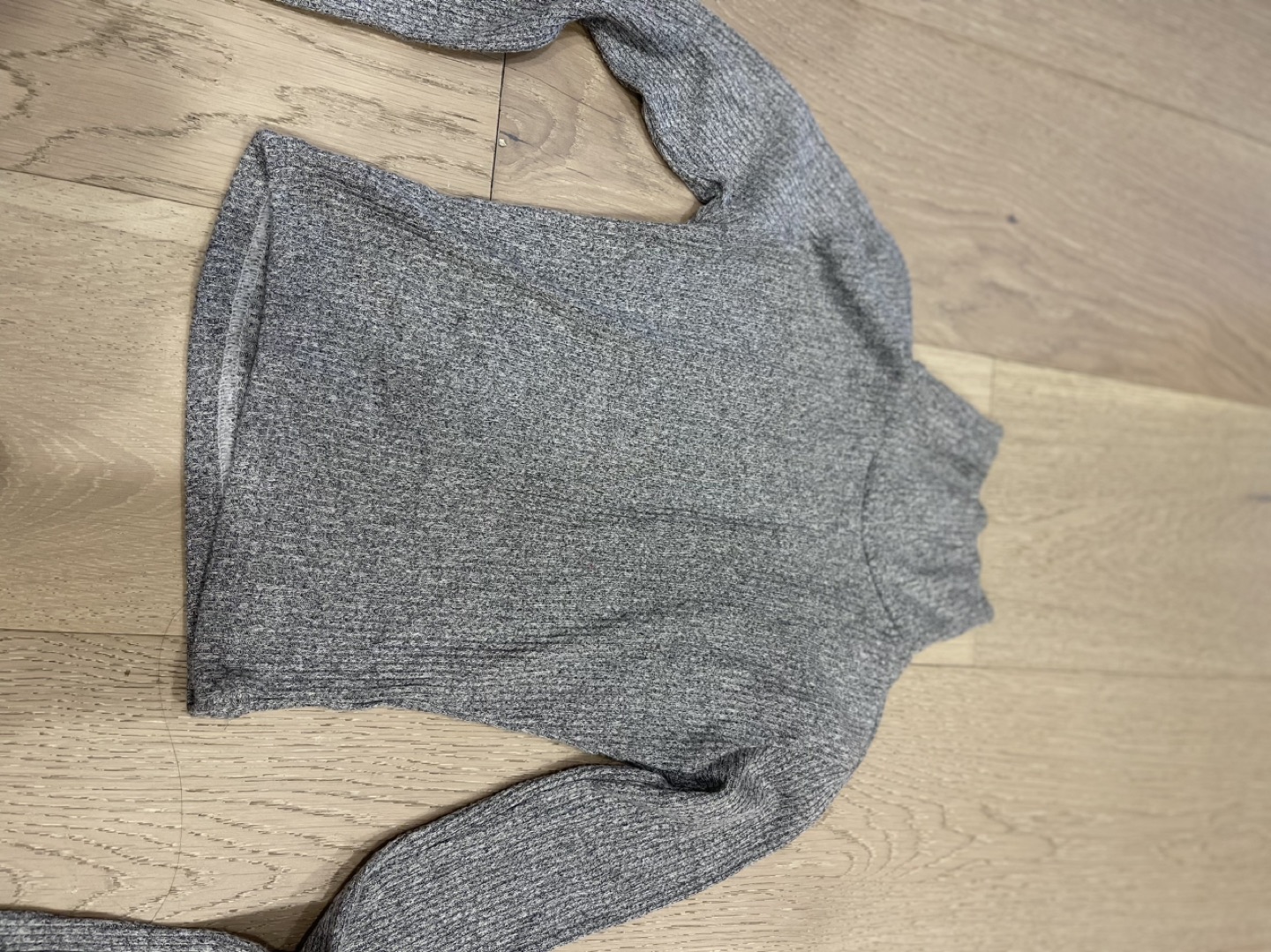 🏀 2 crop top sweaters! Moving sale thumbnail