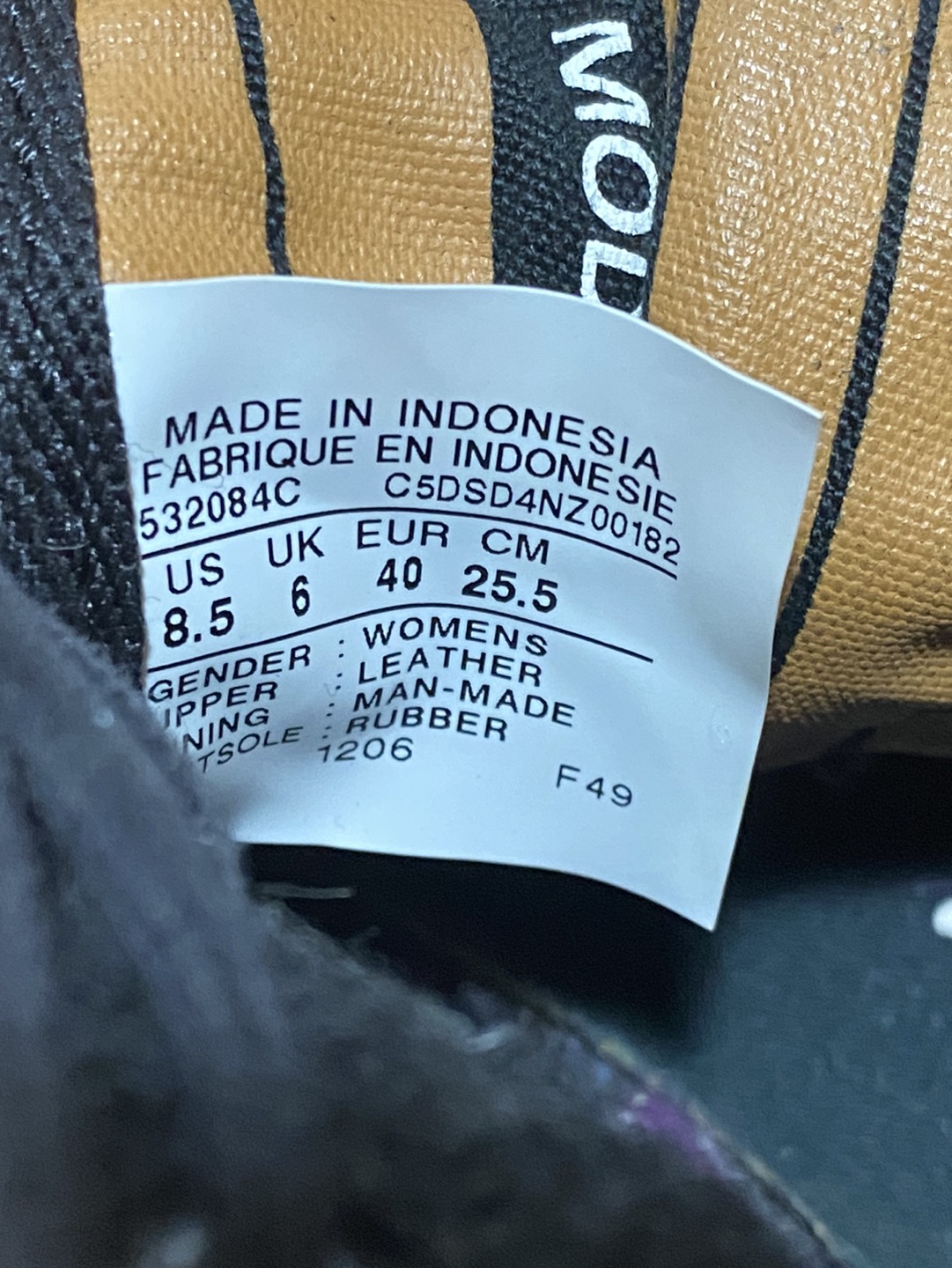 Converse All Star Black Leather High Tops Size 8.5 image indicator(4)