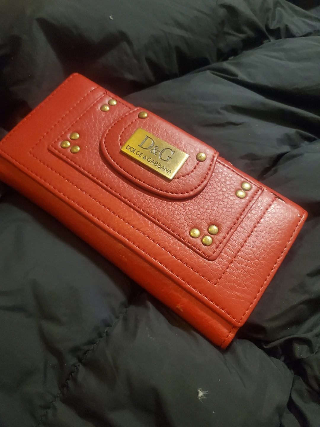 Free Faux Dolce & Gabbana wallet (Read Description) #freecycle image indicator(2)
