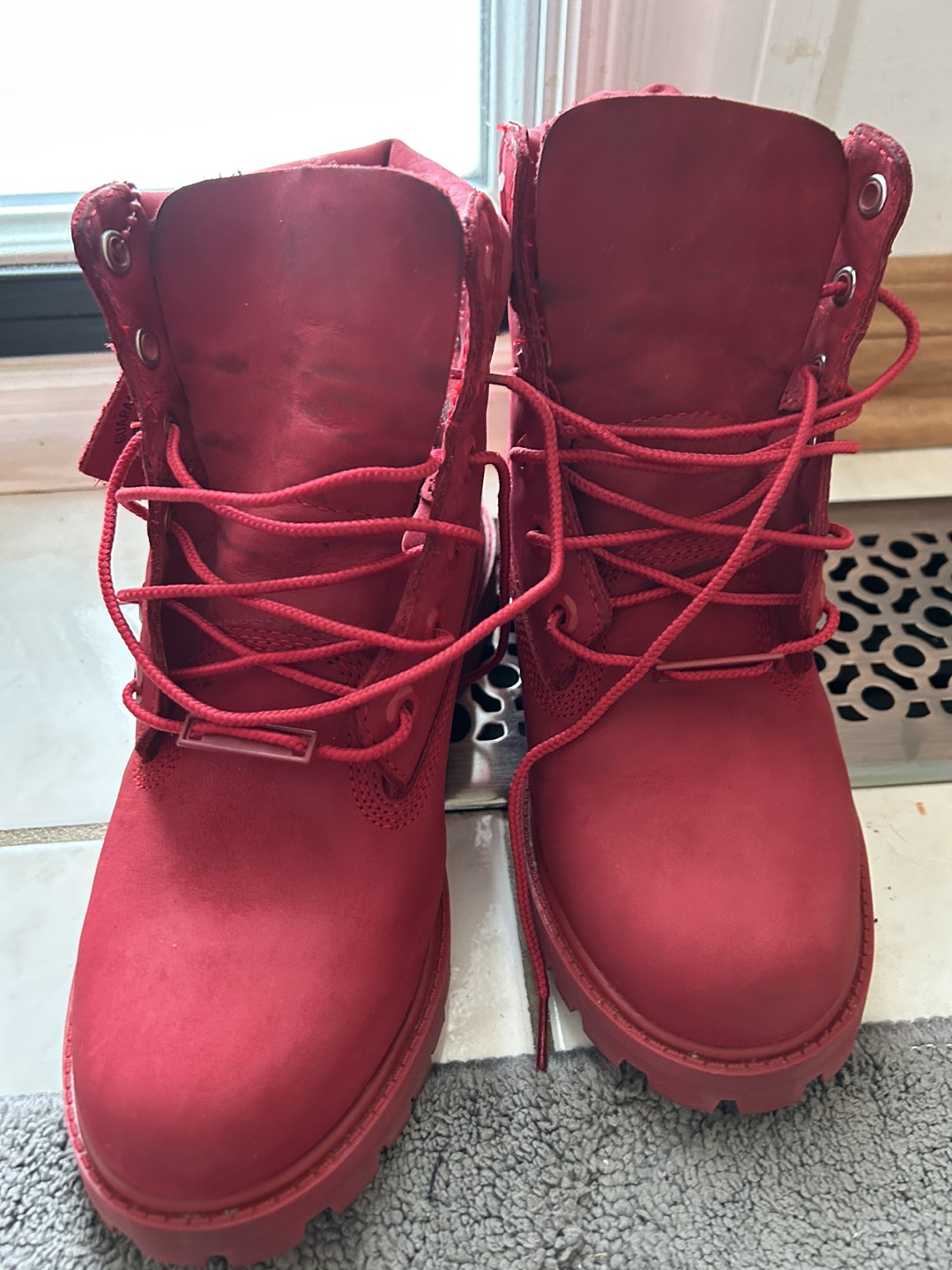 red youth timberlands size 4 - photo 4