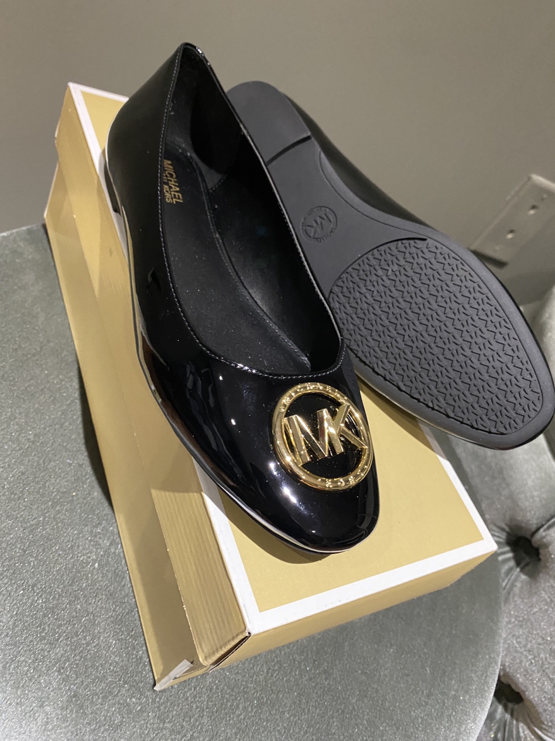Brand new Michael Kors Flats thumbnail
