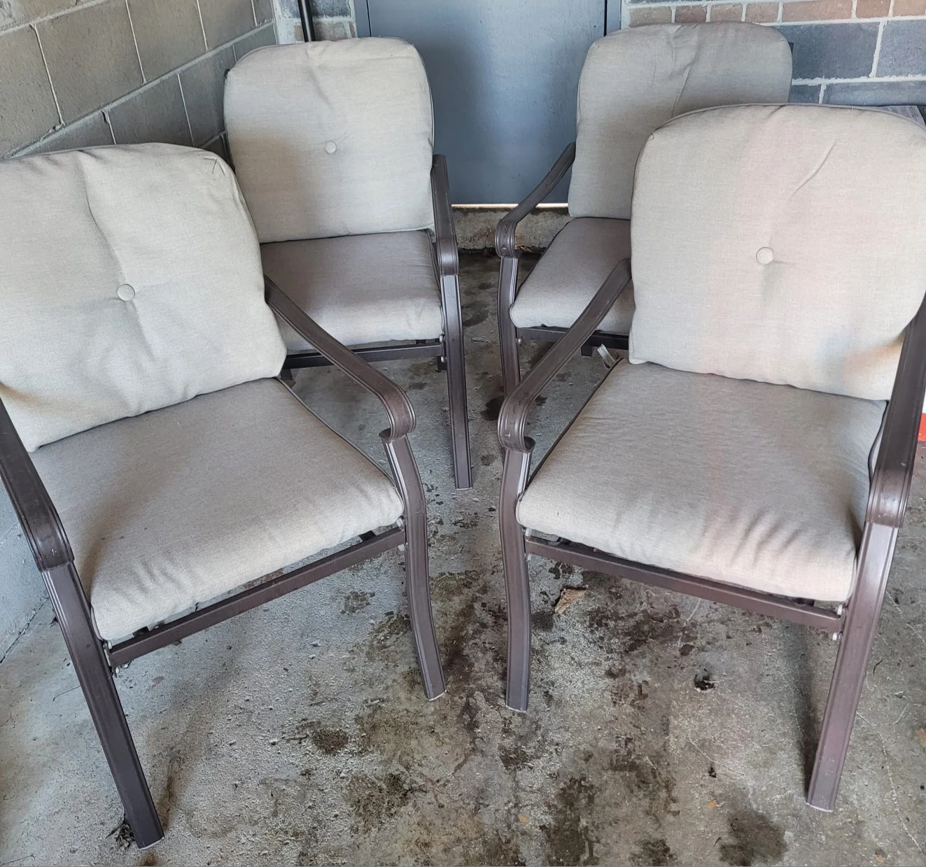 4 patio chairs with cushions thumbnail