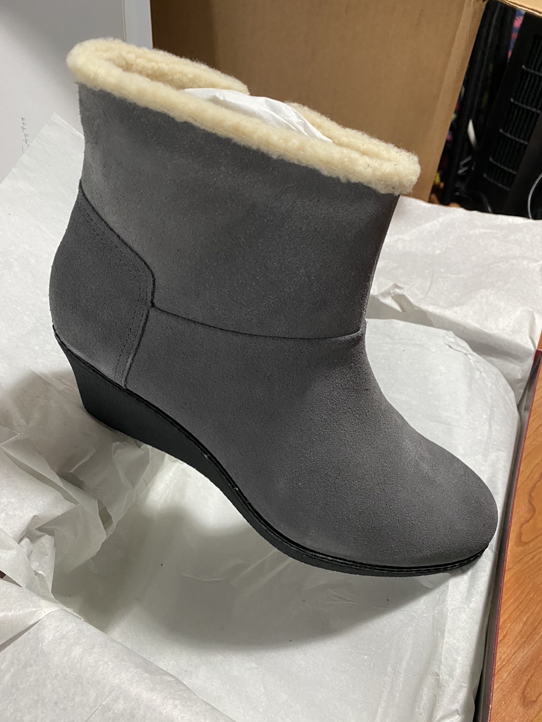 Hush Puppies Ani Hyde Ankle Boots Waterproof Smoke Suede 9.5 image indicator(4)