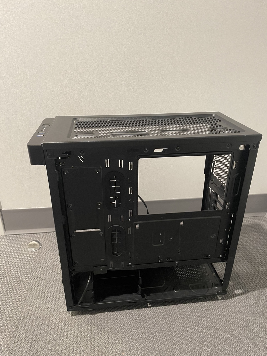 Corsair 275R Computer Case for parts #freecycle - photo 5