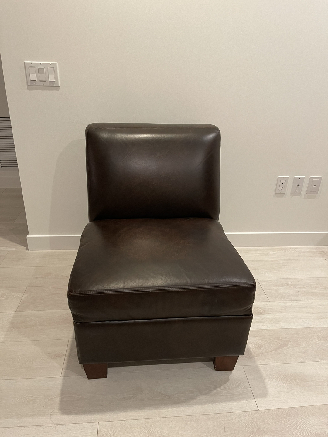 Brown leather chair (2 available) - photo 2