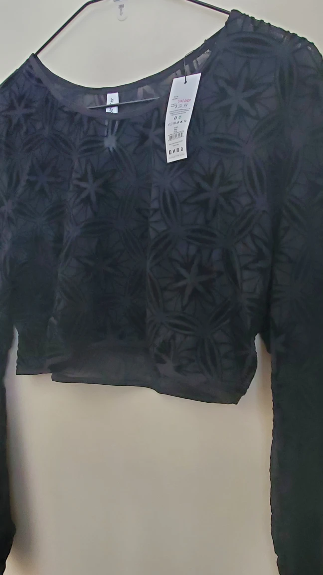 bnwt- 💸StagShop-Geometric Sheer Crop Shirt image indicator(2)